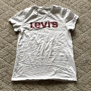 5/$15 Levi's White SS T-Shirt with Red Logo Small